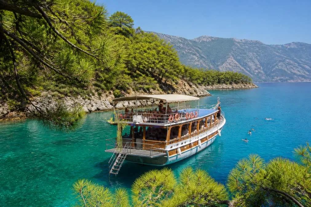 Best Time for an Ölüdeniz Boat Trip: Season Guide